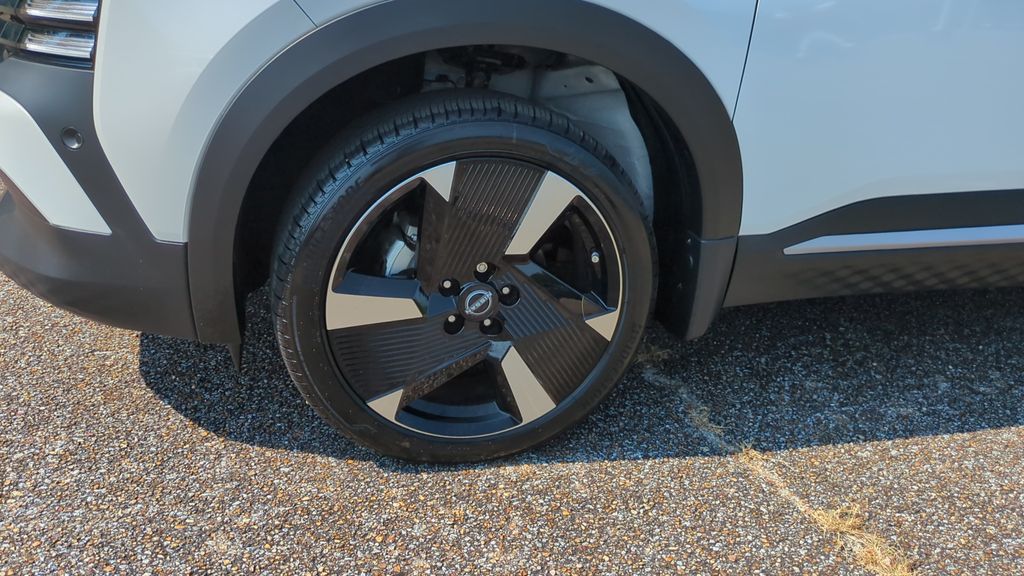 2026 Nissan KICKS SR - Photo 10