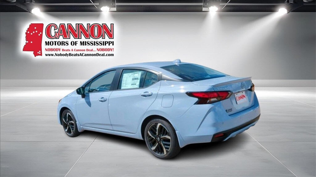 New 2025 Nissan Versa 1.6 SR Sedan