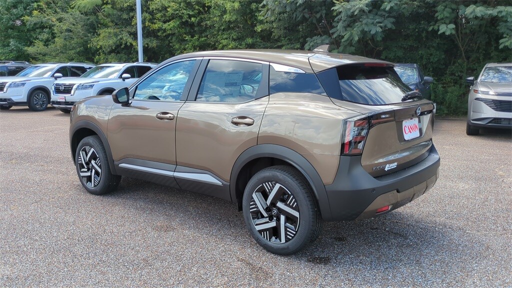 2025 Nissan Kicks SV photo 2