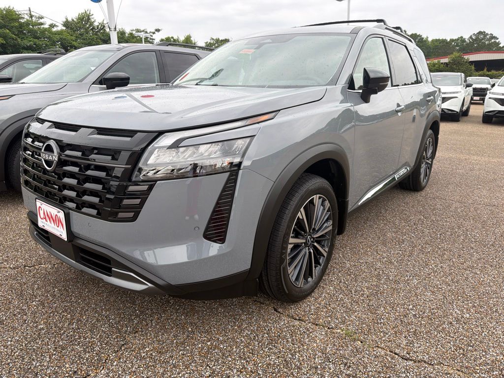2026 Nissan Pathfinder Platinum 2WD's photo