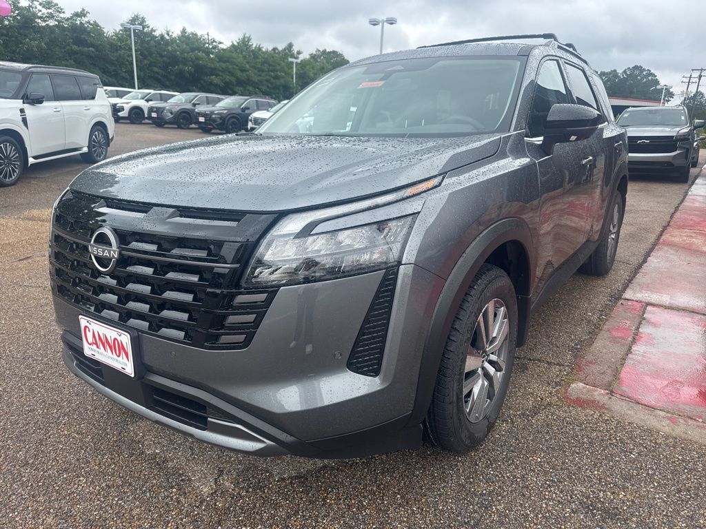 2026 Nissan Pathfinder SL 2WD's photo