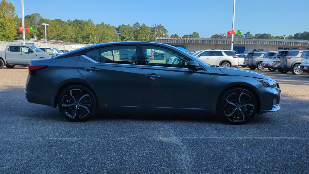 New 2026 Nissan Altima SR Sedan