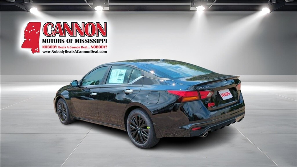 2025 Nissan Altima SV photo 3