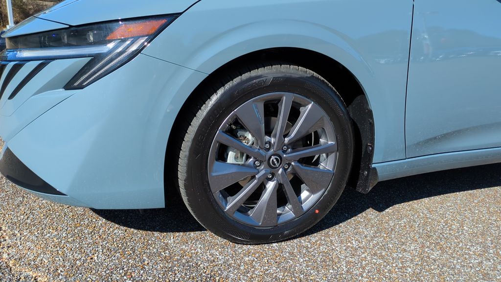 2026 Nissan Sentra SL - Photo 9