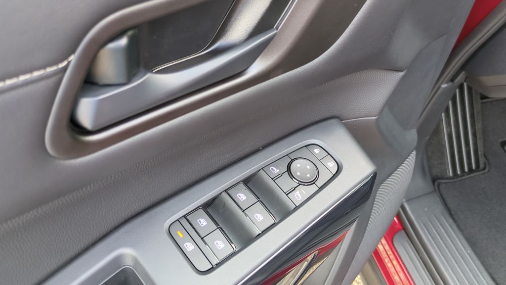 2026 Nissan Pathfinder SV - Photo 13