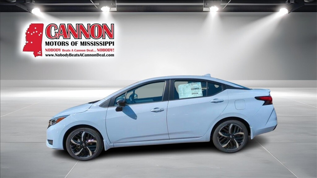 New 2025 Nissan Versa 1.6 SR Sedan