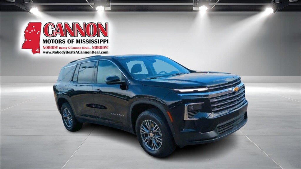 Used 2025 Chevrolet Traverse LT SUV