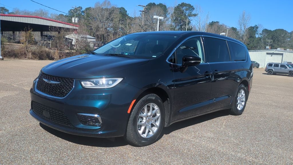 Used 2024 Chrysler Pacifica Touring L Van Passenger Van
