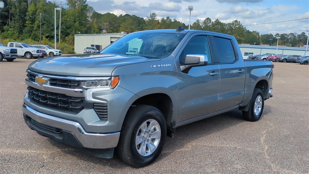 2025 Chevrolet Silverado 1500 LT's photo