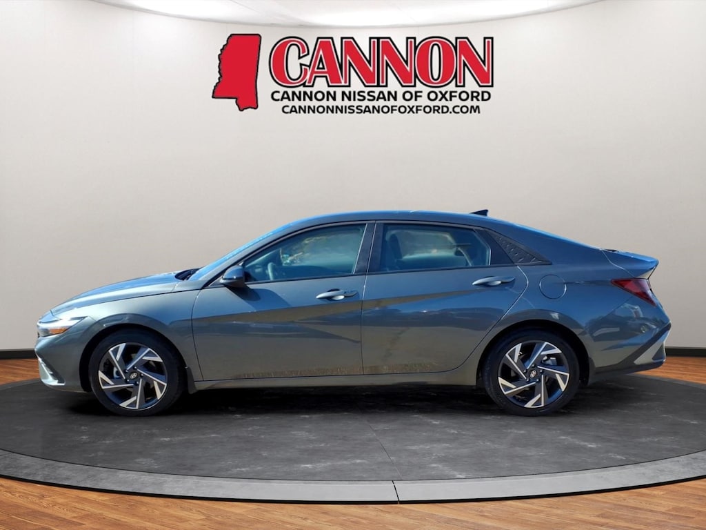 Used 2025 Hyundai Elantra SEL Sport Sedan
