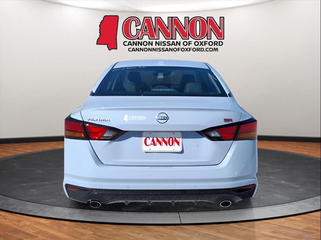New 2025 Nissan Altima SR Sedan