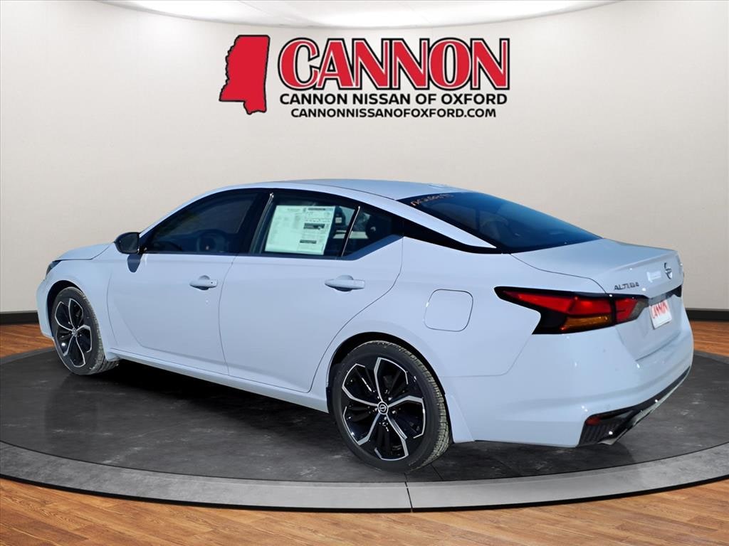 New 2025 Nissan Altima SR Sedan