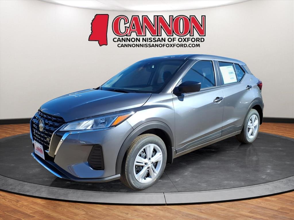 New 2025 Nissan Kicks Play S SUV