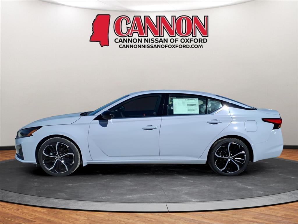 New 2025 Nissan Altima SR Sedan