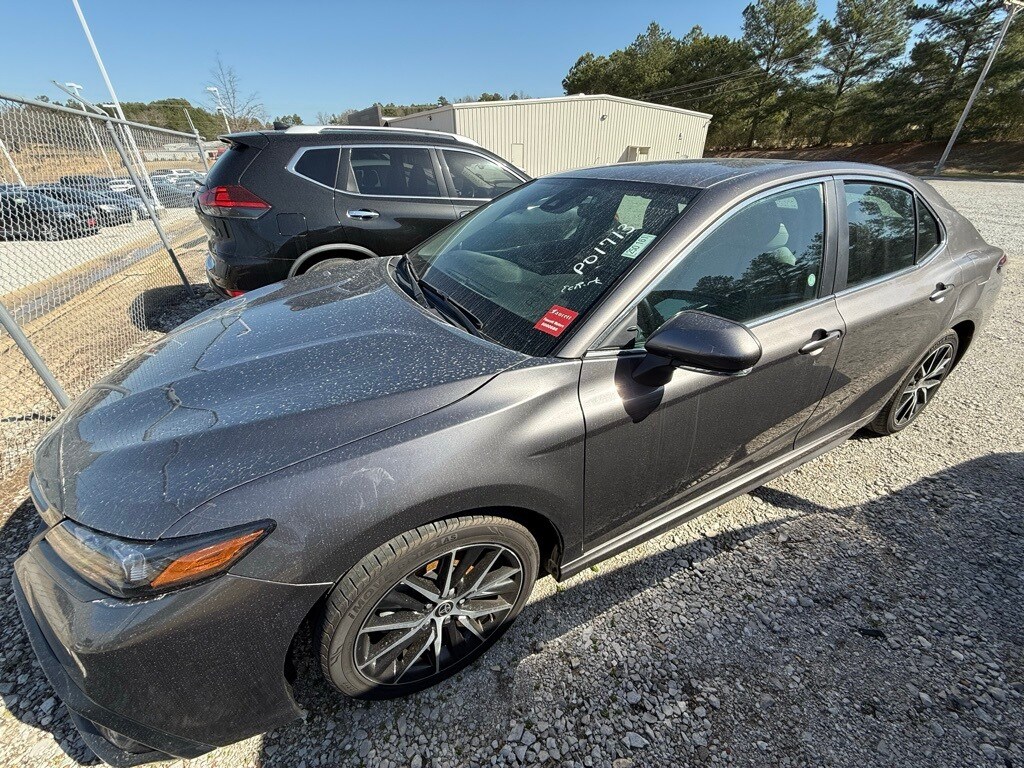 Used 2022 Toyota Camry SE with VIN 4T1G11AK0NU672086 for sale in Oxford, MS