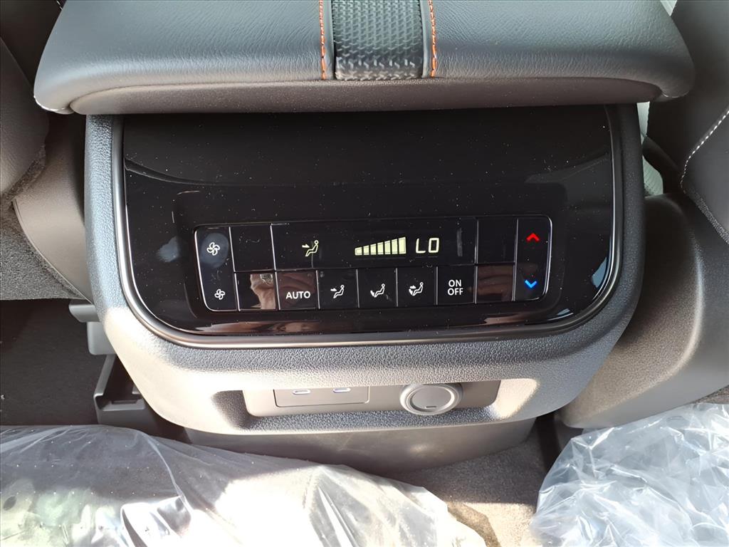 2025 Nissan Armada PRO-4X - Photo 13
