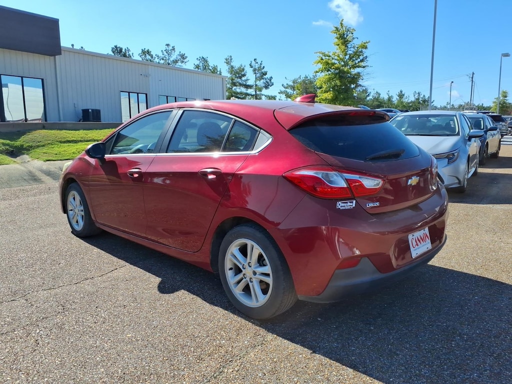 Used 2017 Chevrolet Cruze LT Auto Hatchback