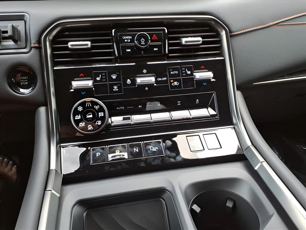 2025 Nissan Armada PRO-4X - Photo 23