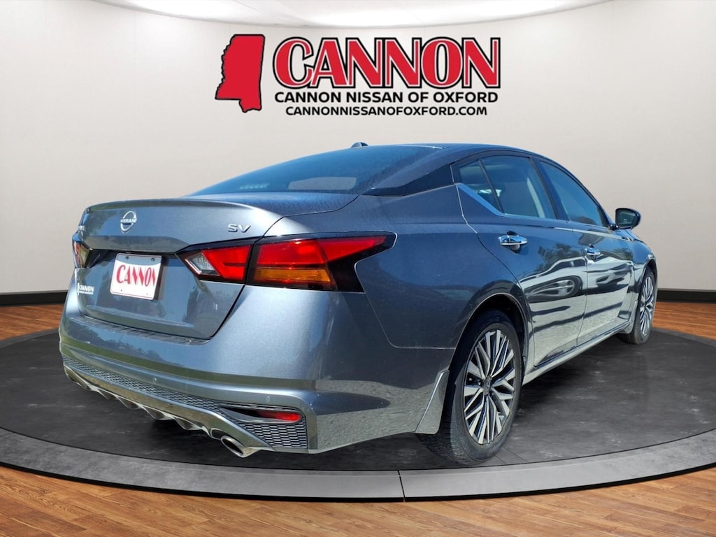 Used 2024 Nissan Altima 2.5 SV Sedan