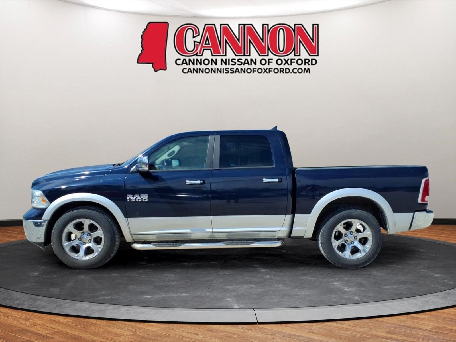 Used 2017 RAM Ram 1500 Pickup Laramie with VIN 1C6RR6NG2HS765384 for sale in Oxford, MS