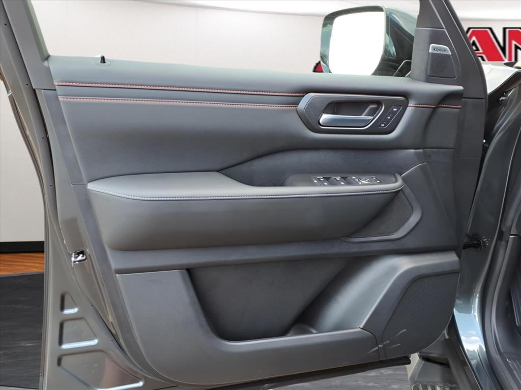 2025 Nissan Armada PRO-4X - Photo 15