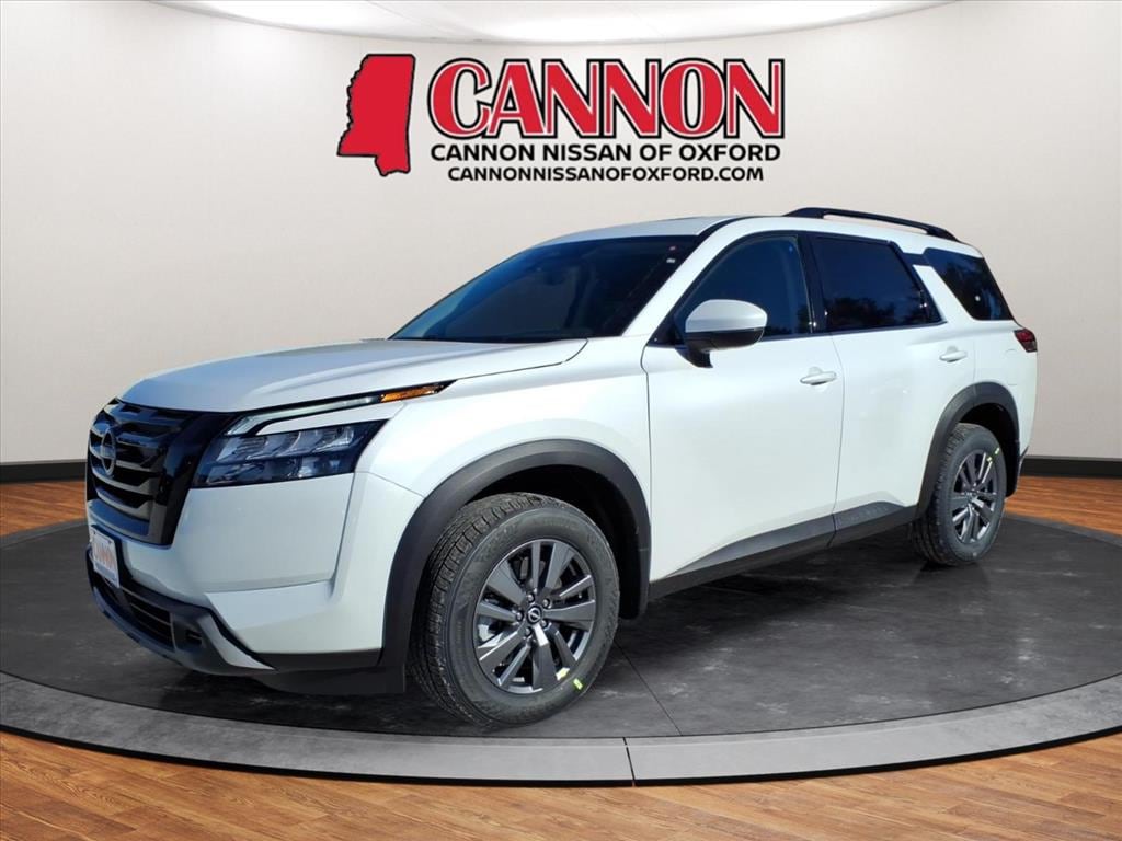 2025 Nissan Pathfinder SV's photo