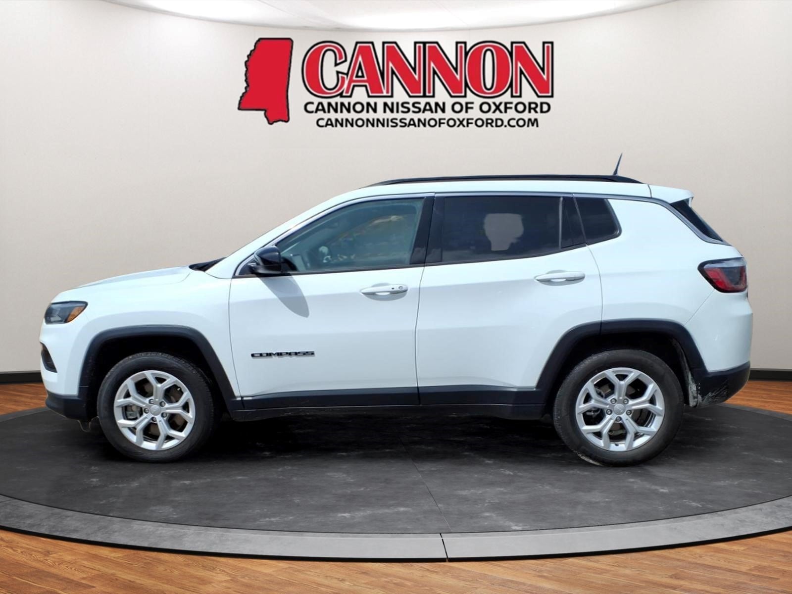 Used 2024 Jeep Compass Latitude with VIN 3C4NJDBNXRT111612 for sale in Oxford, MS