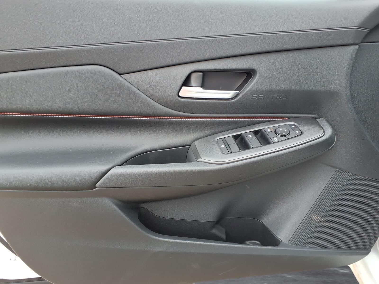 2026 Nissan Sentra SR - Photo 13
