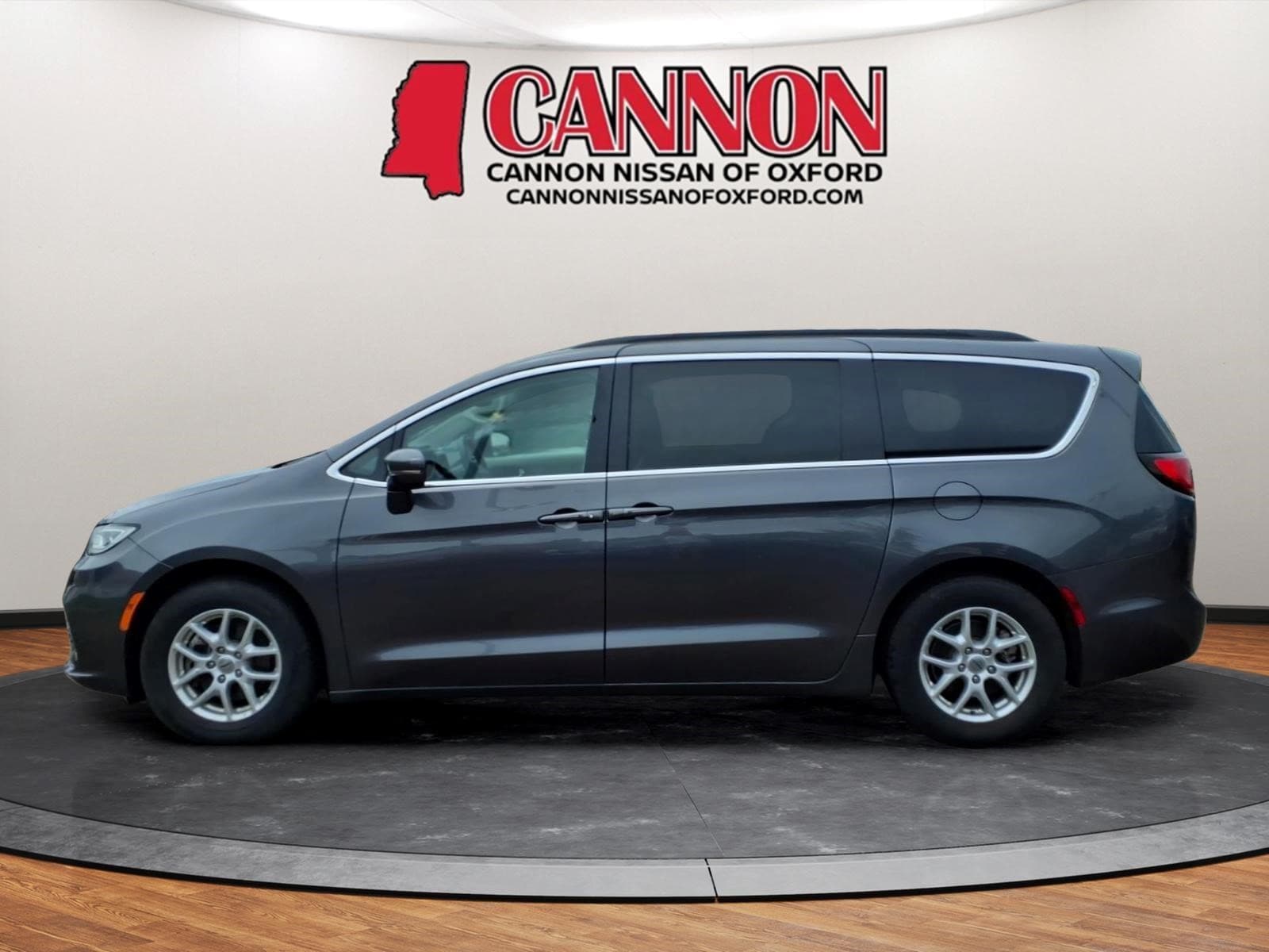 Used 2022 Chrysler Pacifica Touring L with VIN 2C4RC1BG5NR234050 for sale in Oxford, MS