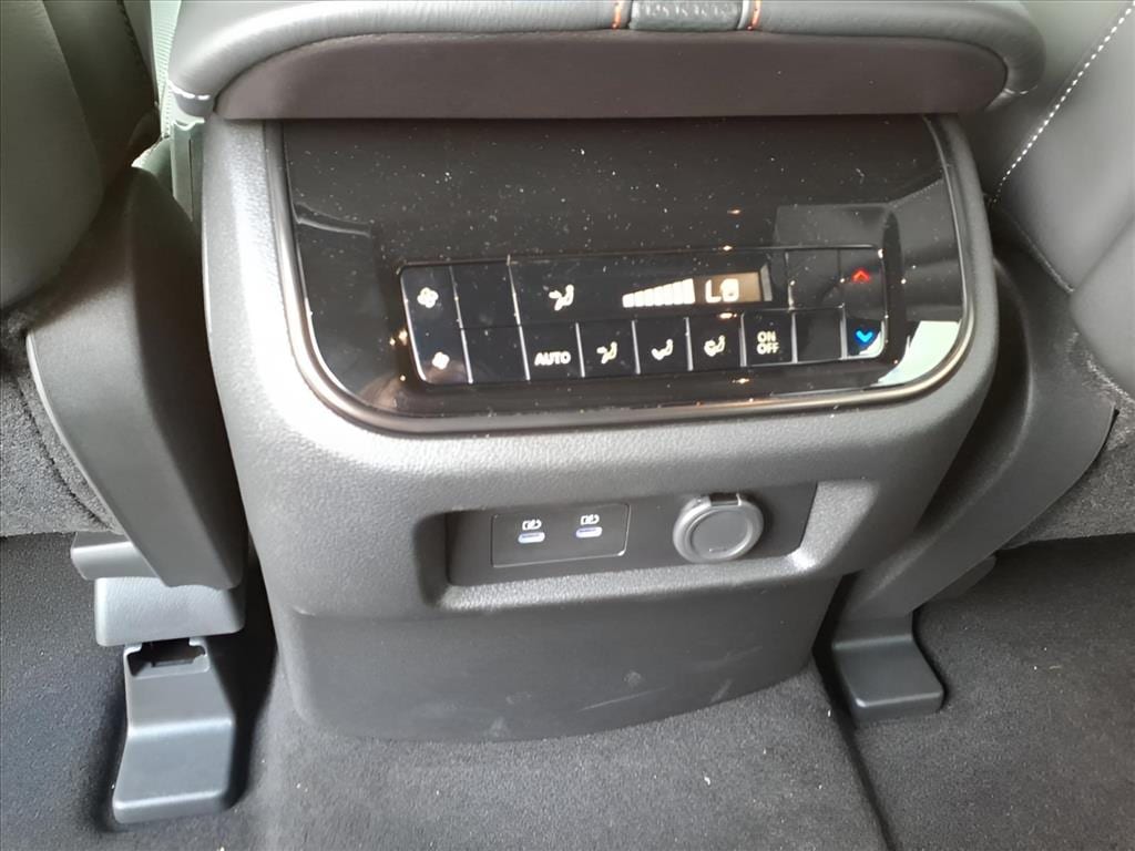 2025 Nissan Armada PRO-4X - Photo 12
