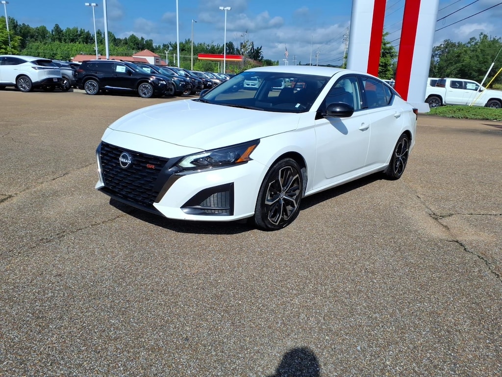 Used 2024 Nissan Altima 2.5 SR Sedan