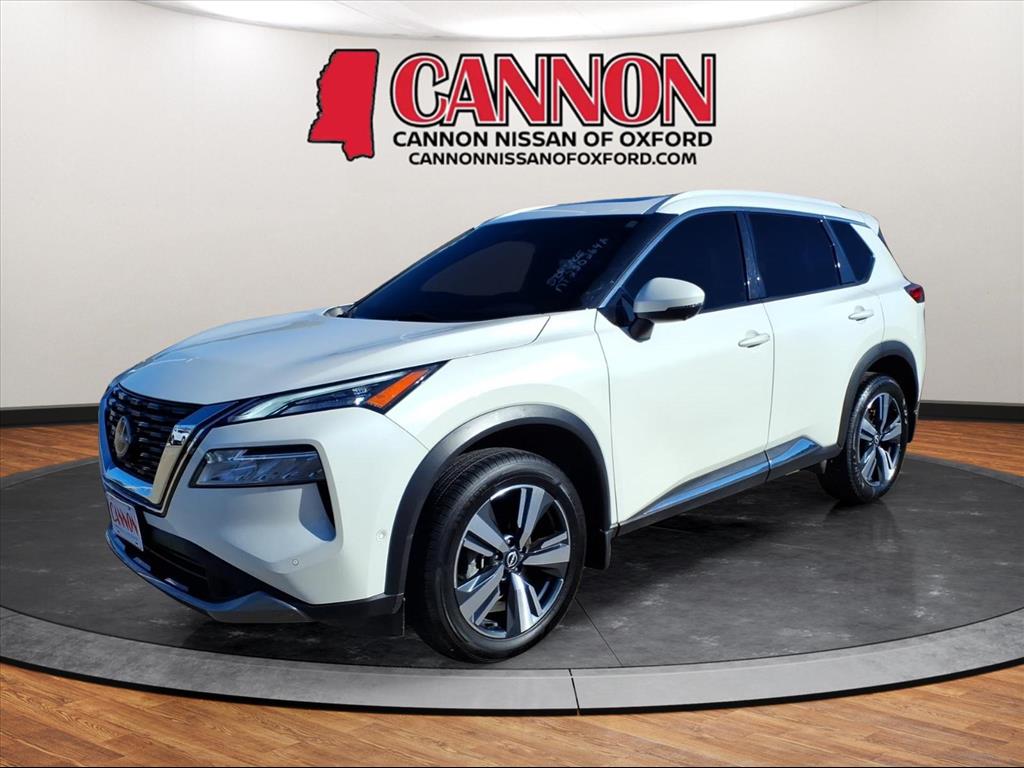 2023 Nissan Rogue SL's photo