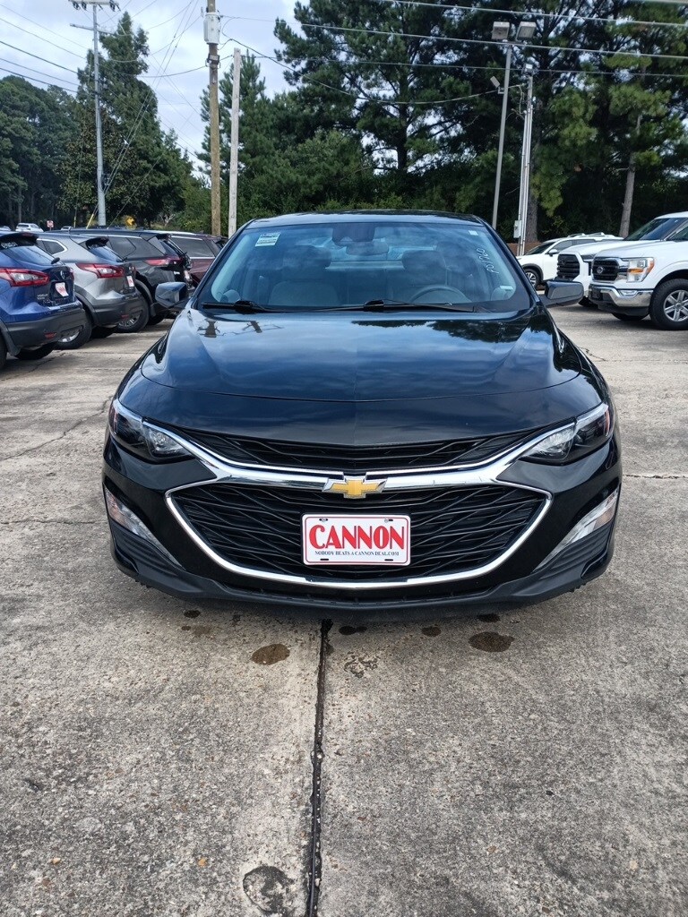 2024 Chevrolet Malibu 1LT photo 2