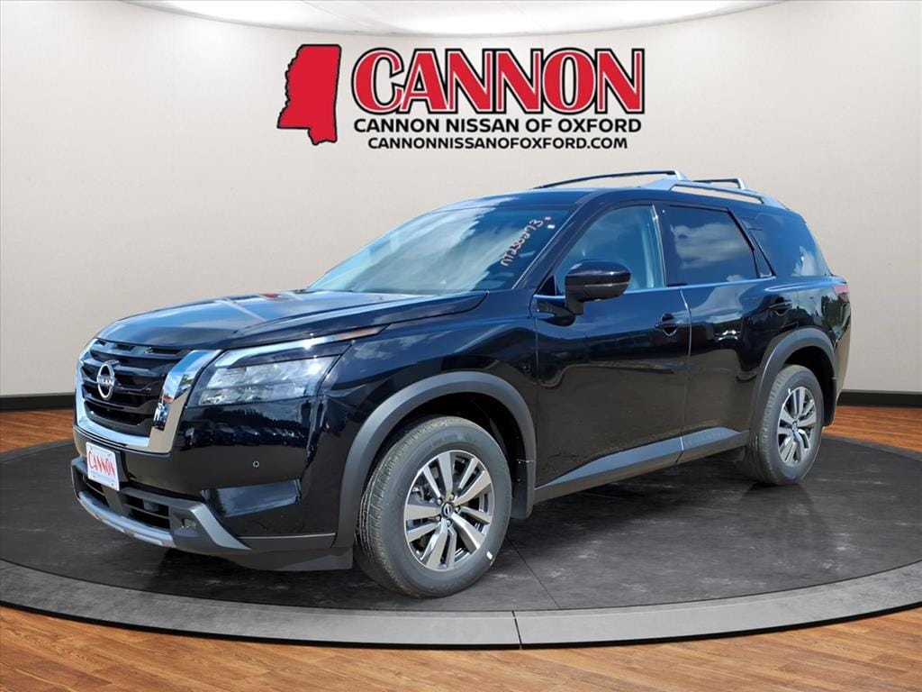 2025 Nissan Pathfinder SL's photo