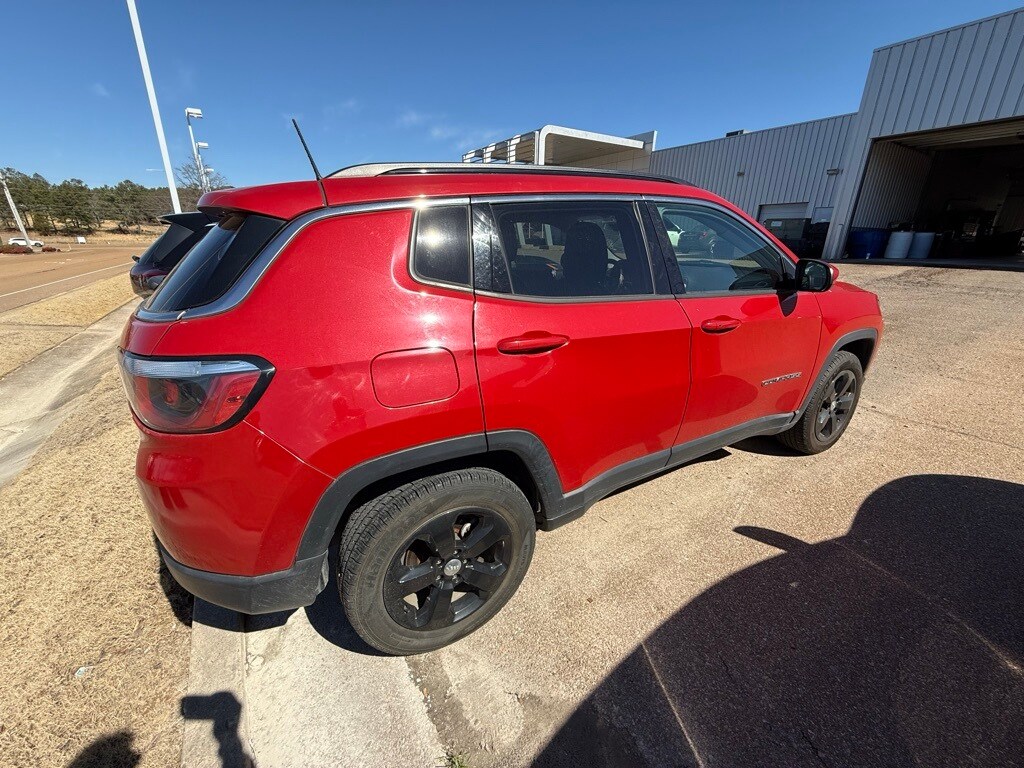 2020 Jeep Compass Latitude photo 3