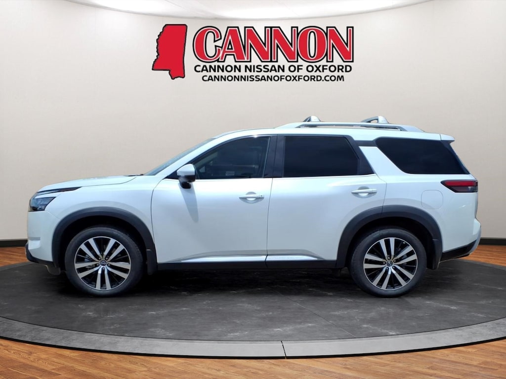 Used 2025 Nissan Pathfinder Platinum SUV