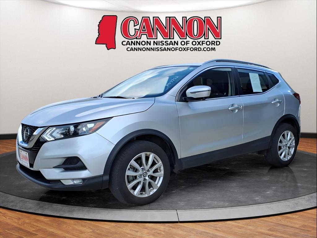 2022 Nissan Rogue Sport SV's photo