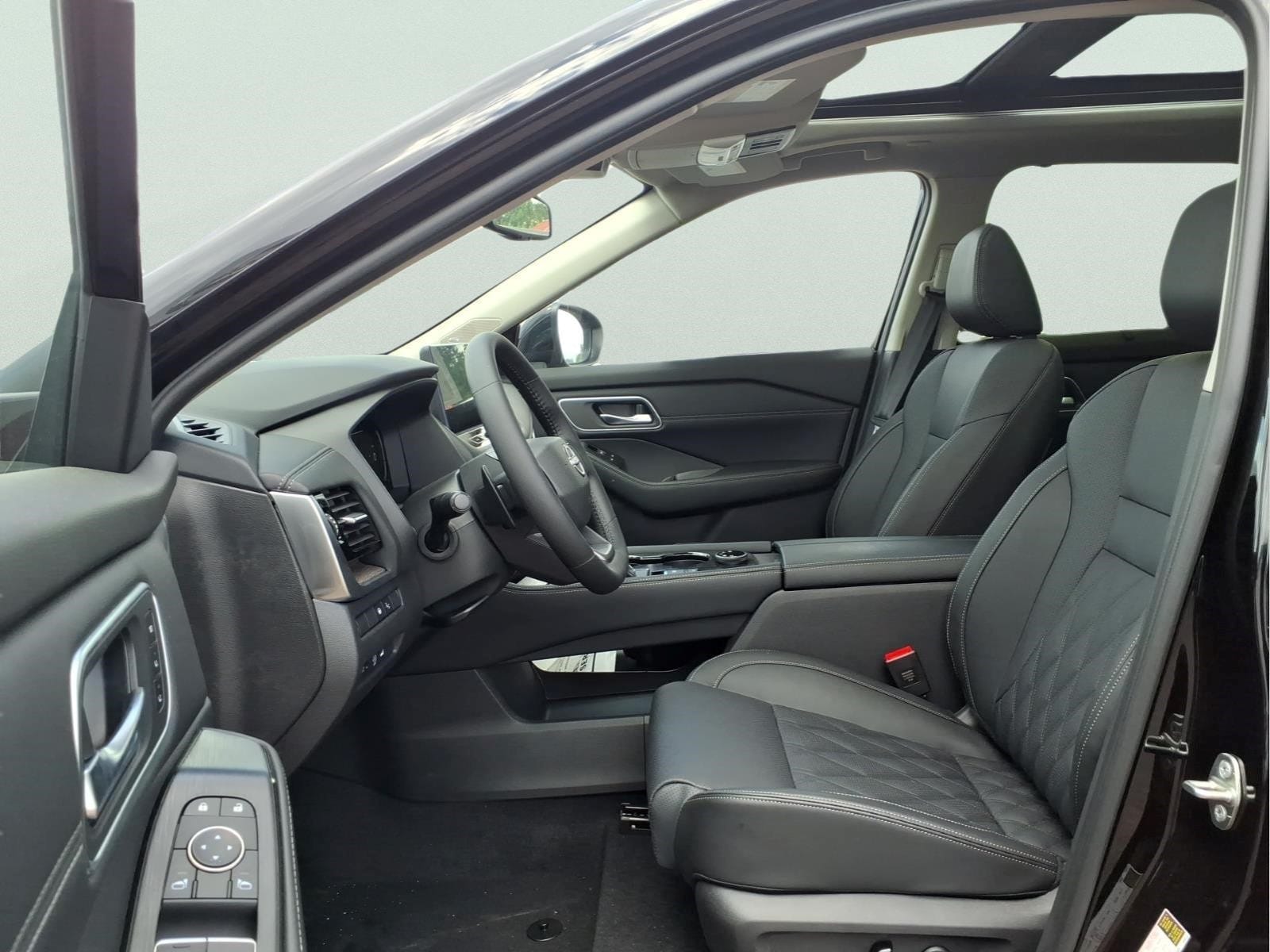 2026 Nissan Rogue Platinum - Photo 14