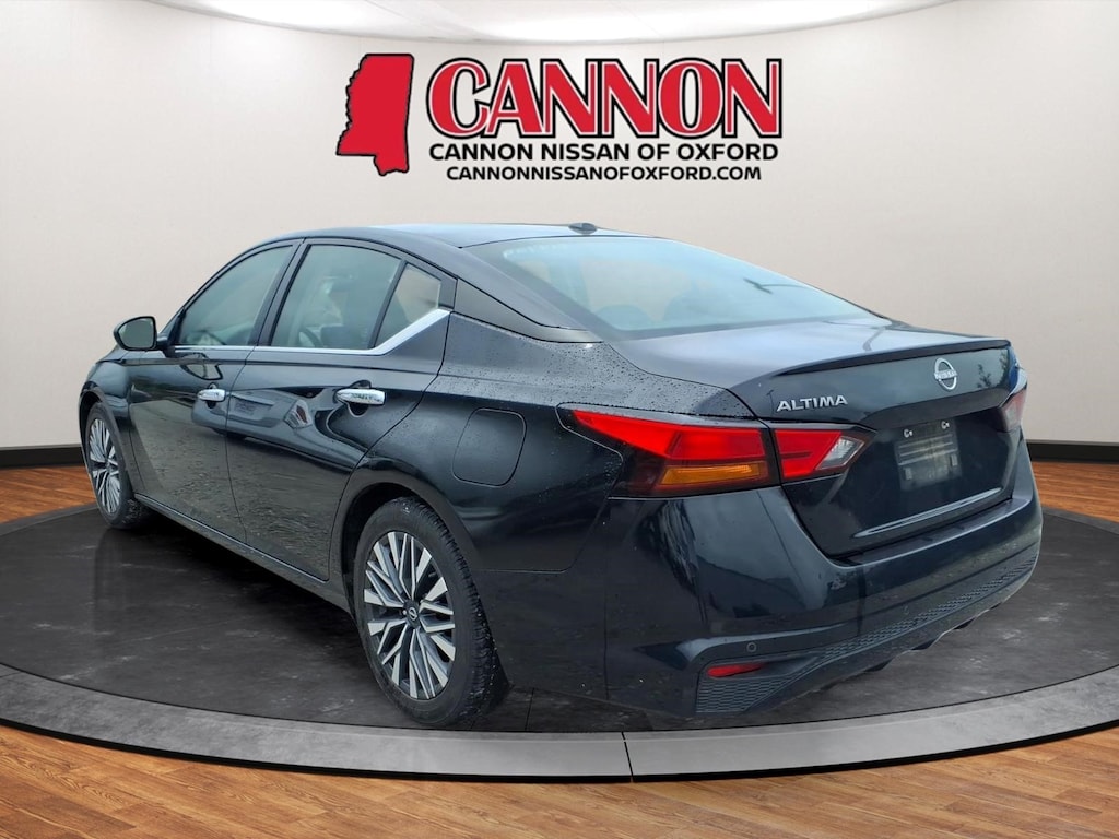 Used 2024 Nissan Altima 2.5 SV Sedan