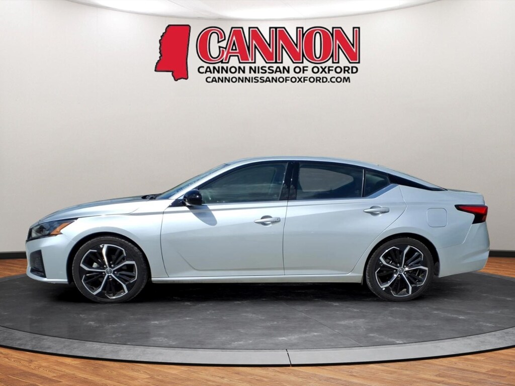 Used 2024 Nissan Altima 2.5 SR Sedan