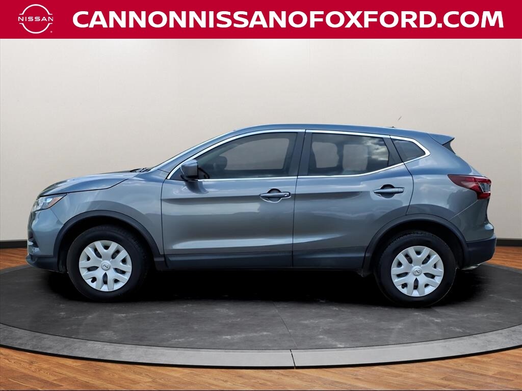 2020 Nissan Rogue Sport S photo 2