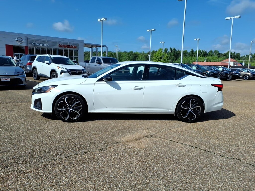 Used 2024 Nissan Altima 2.5 SR Sedan