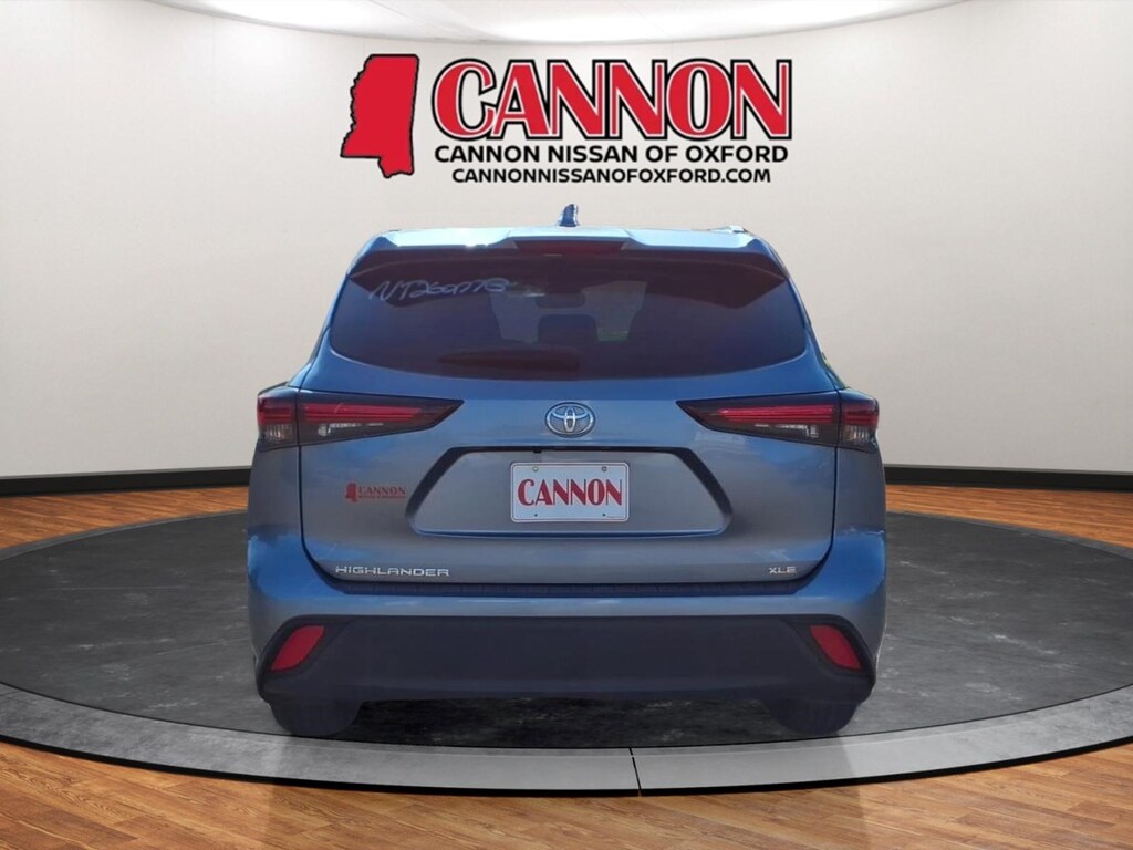 Used 2024 Toyota Highlander LE SUV
