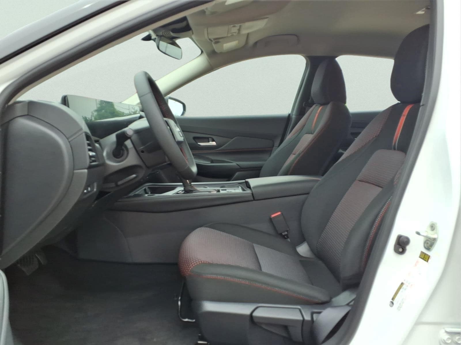 2026 Nissan Sentra SR - Photo 14