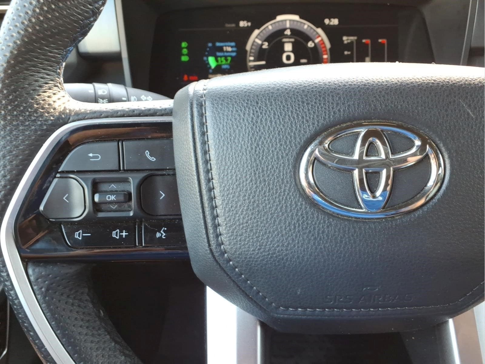 2025 Toyota Tundra Platinum - Photo 18