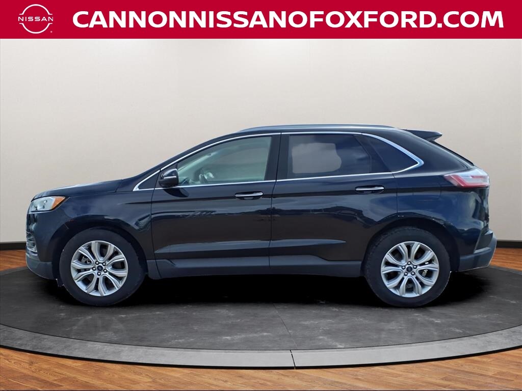2020 Ford Edge Titanium photo 2