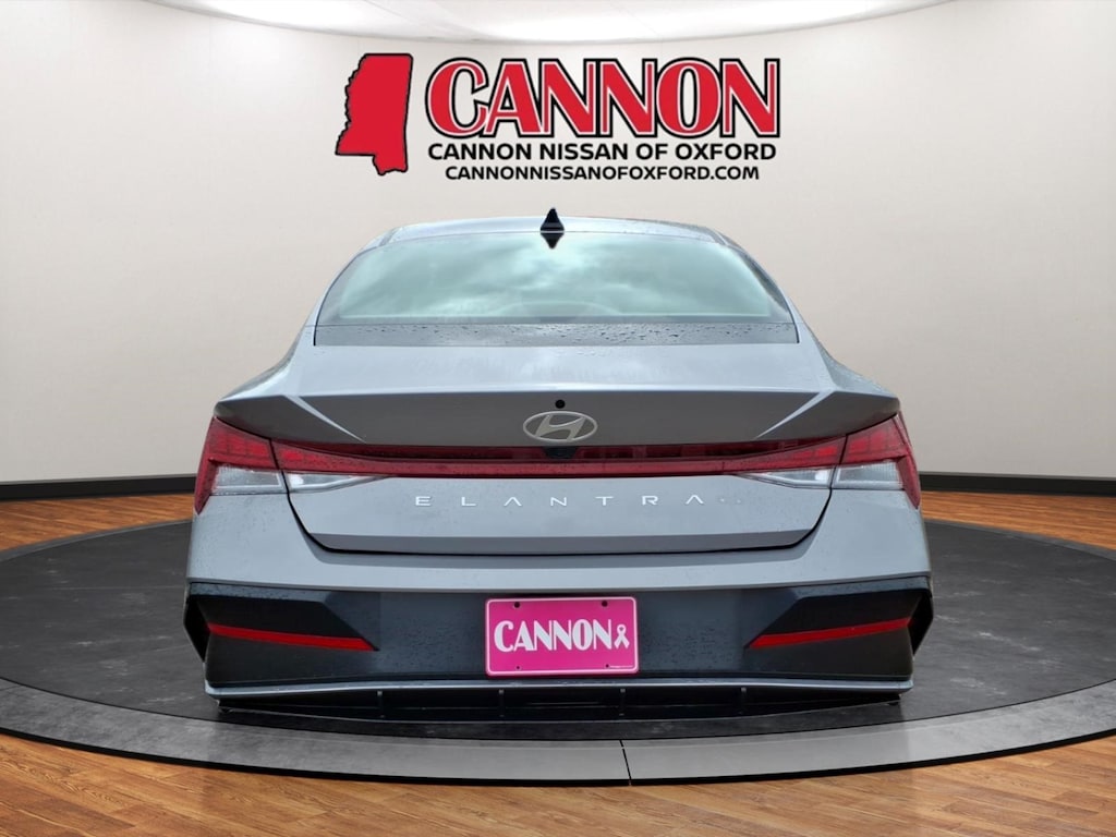 Used 2025 Hyundai Elantra SEL Convenience Sedan