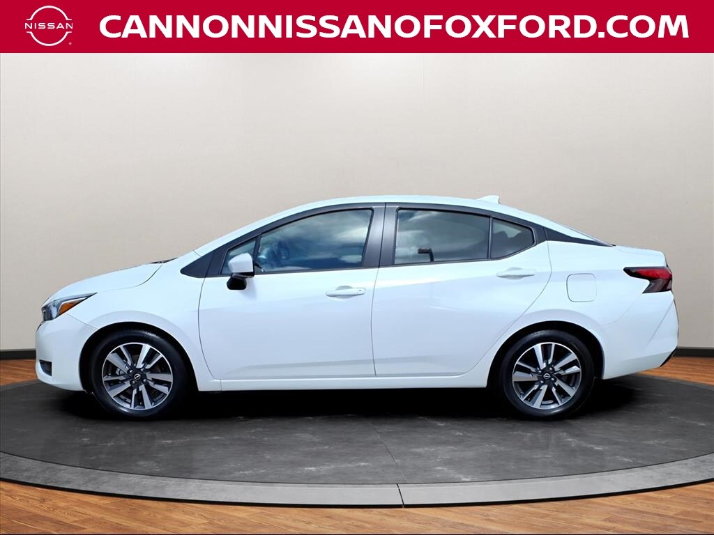 2024 Nissan Versa 1.6 SV photo 2