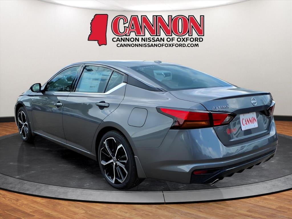 New 2025 Nissan Altima SR Sedan