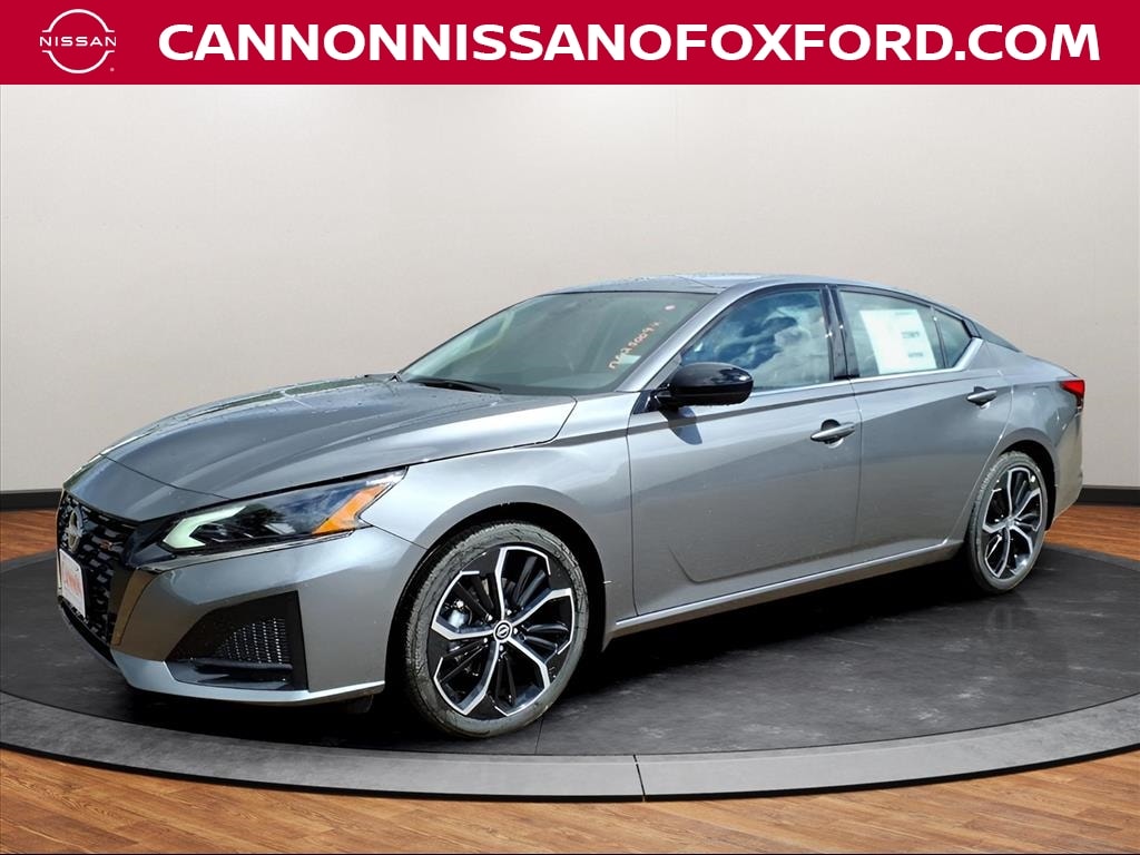 New 2025 Nissan Altima SR Sedan